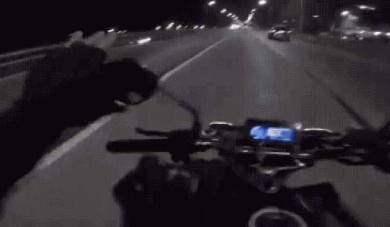 assaltantes-arrancam-chave-de-