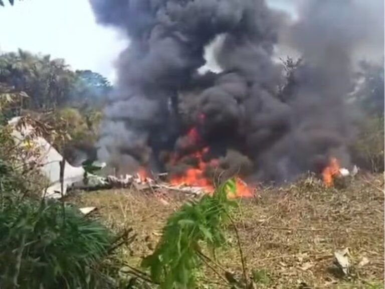 aviao-militar-cai-na-colombia-