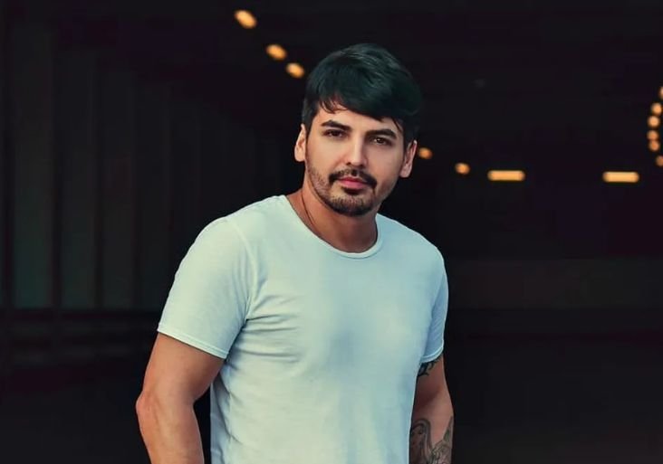 cantor-da-banda-bruno-e-trio-e