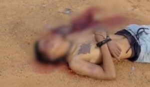 corpo-com-maos-amarradas-mostr