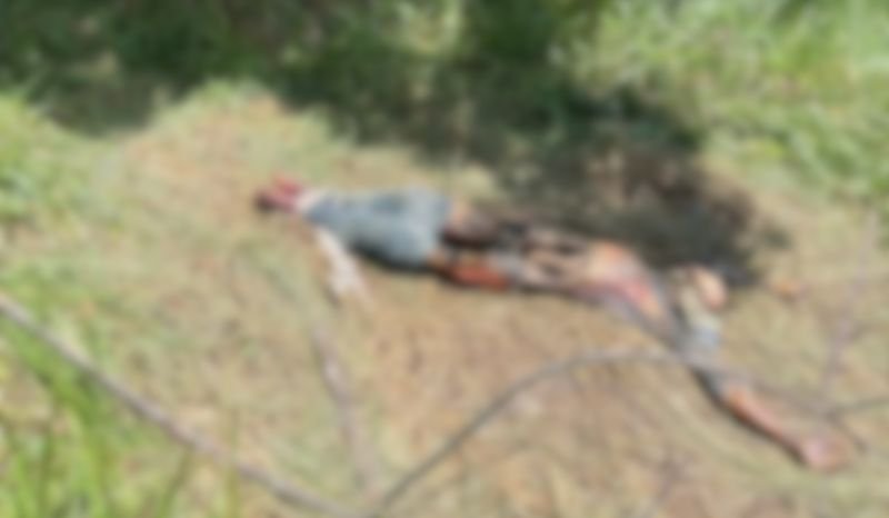 corpo-com-pes-amarrados-e-enco