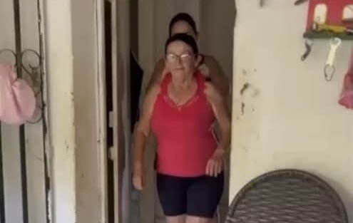 filha-transforma-camiseta-do-p