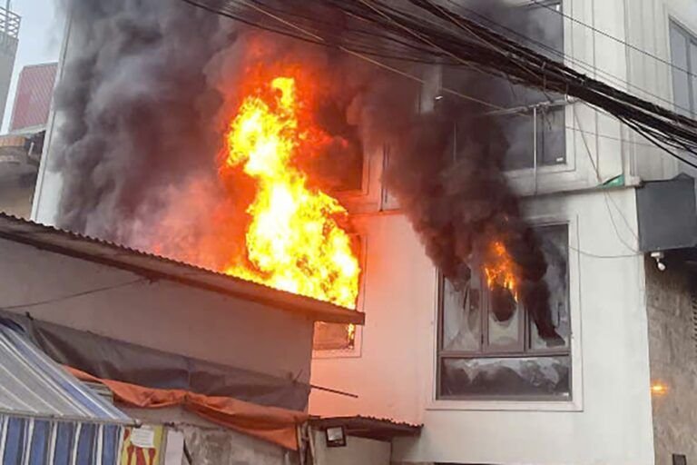 homens-resgatam-sete-pessoas-d