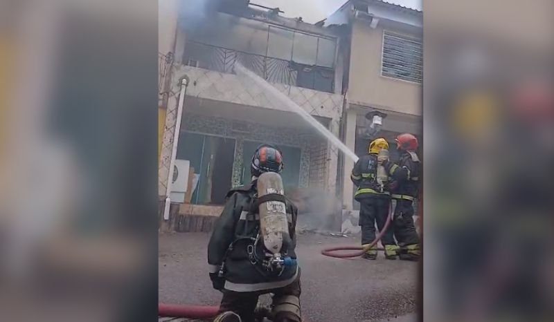 incendio-destroi-andar-superio