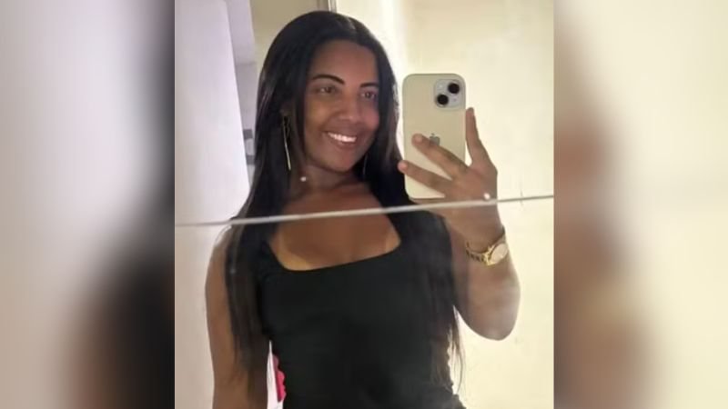 jovem-e-esfaqueada-e-queimada-