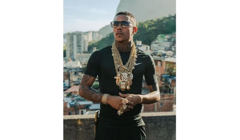 mc-poze-tem-casa-assaltada-por