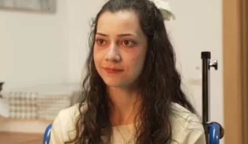 noelia-castillo-jovem-com-para