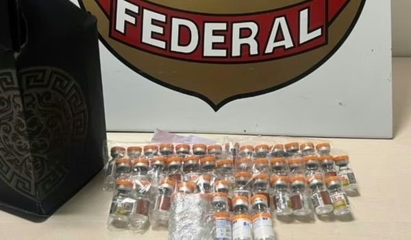 passageira-e-presa-ao-levar-45