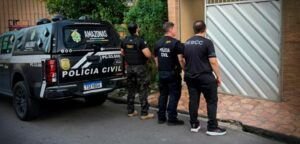 policia-cumpre-mandados-em-man