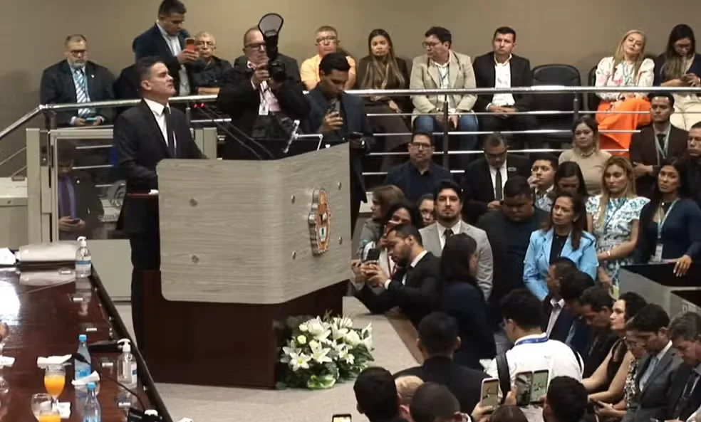 estou-anunciando-aqui-minha-re