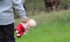 menina-resgatada-de-casamento-