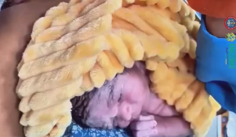 video-bebe-apressado-nasce-em-