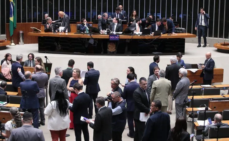 camara-aprova-pec-pelo-fim-da-