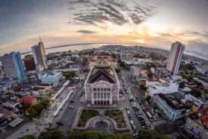 manaus-e-palco-de-reuniao-entr