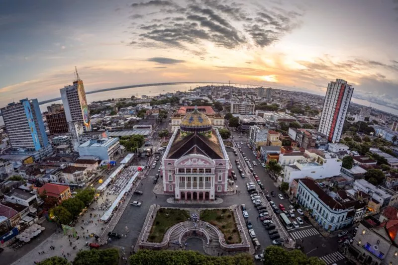 manaus-e-palco-de-reuniao-entr