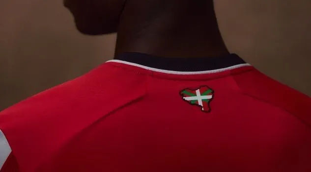 novo-uniforme-de-clube-espanho