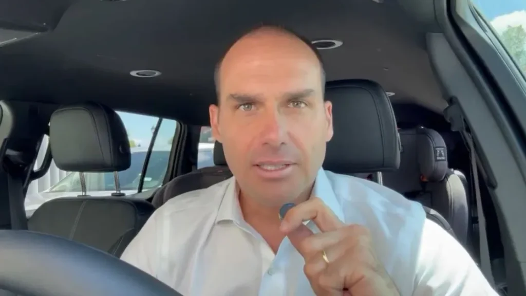 politica-flavio-bolsonaro-pres