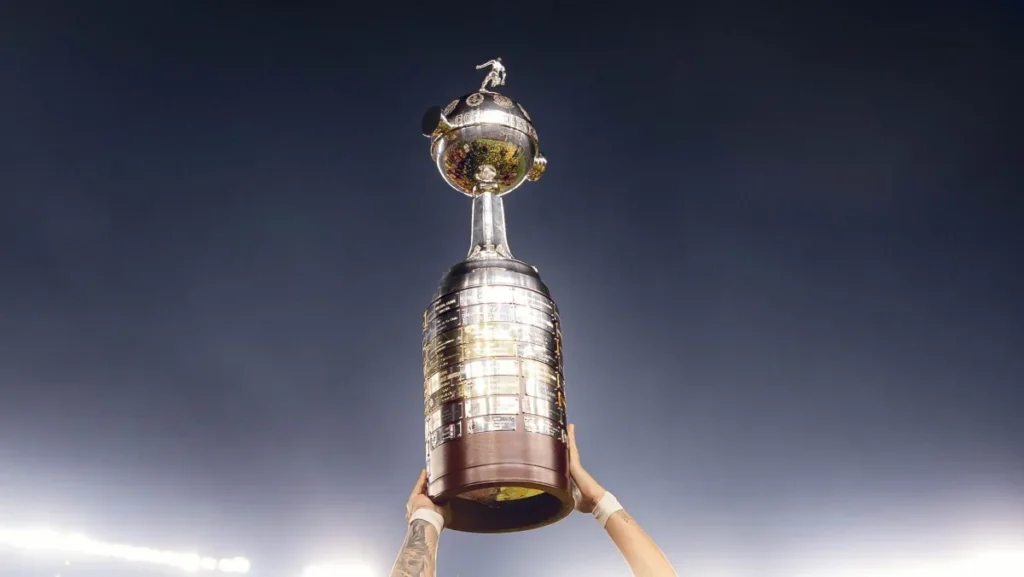 libertadores-volta-em-agosto-c