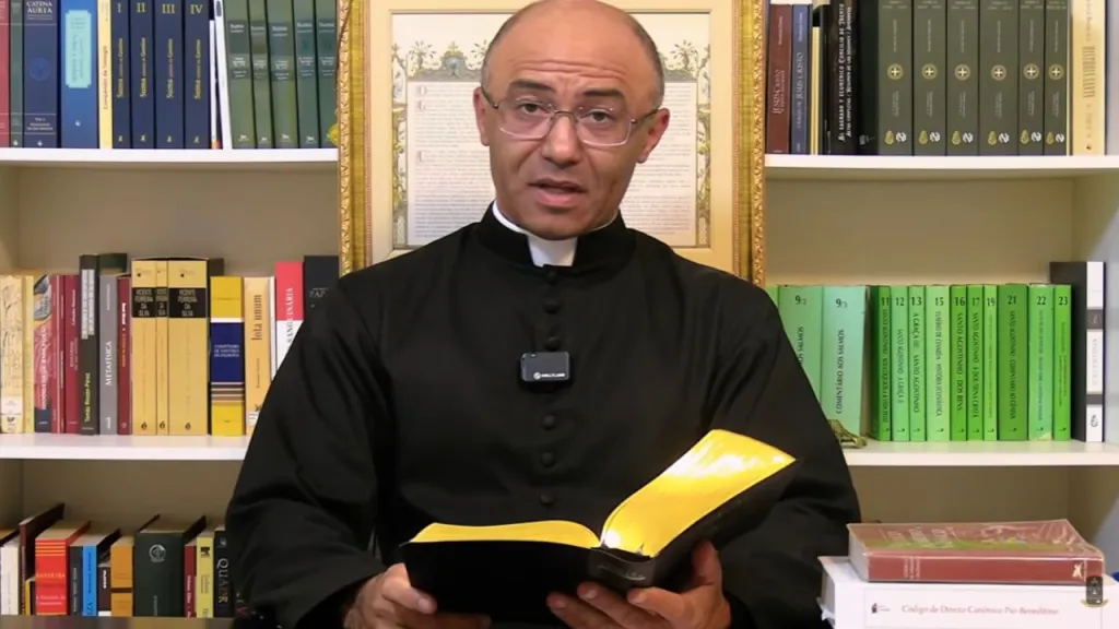 revolta-no-altar-padre-excomun
