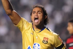ex-goleiro-bruno-processa-band