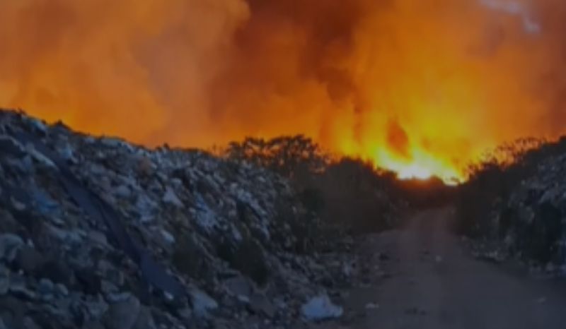 incendio-atinge-lixao-a-ceu-ab