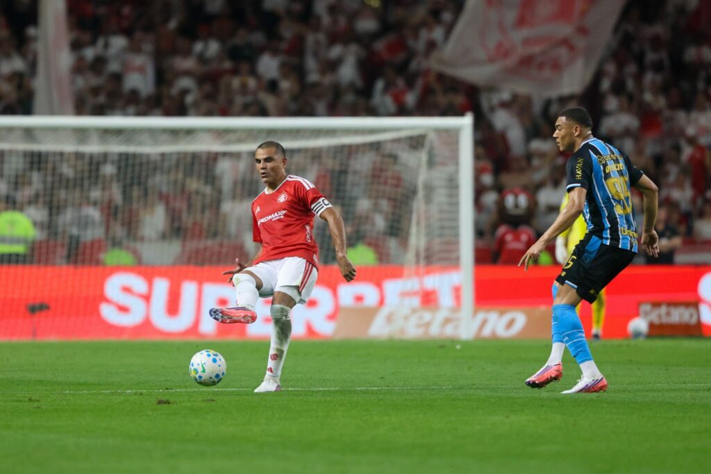 internacional-e-gremio-empatam