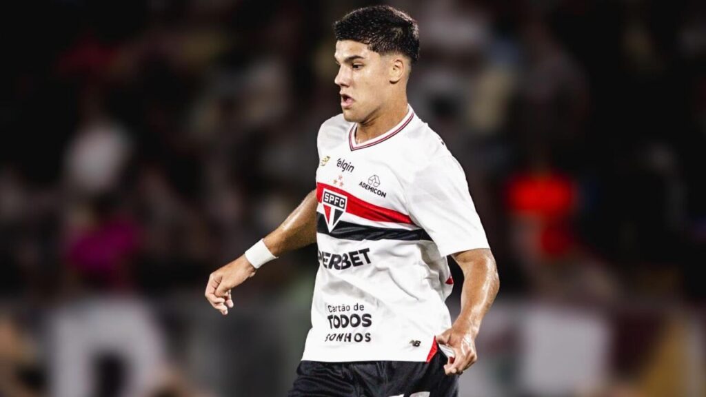 jogador-da-base-do-sao-paulo-a