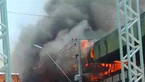 incendio-em-manaus-consome-pre